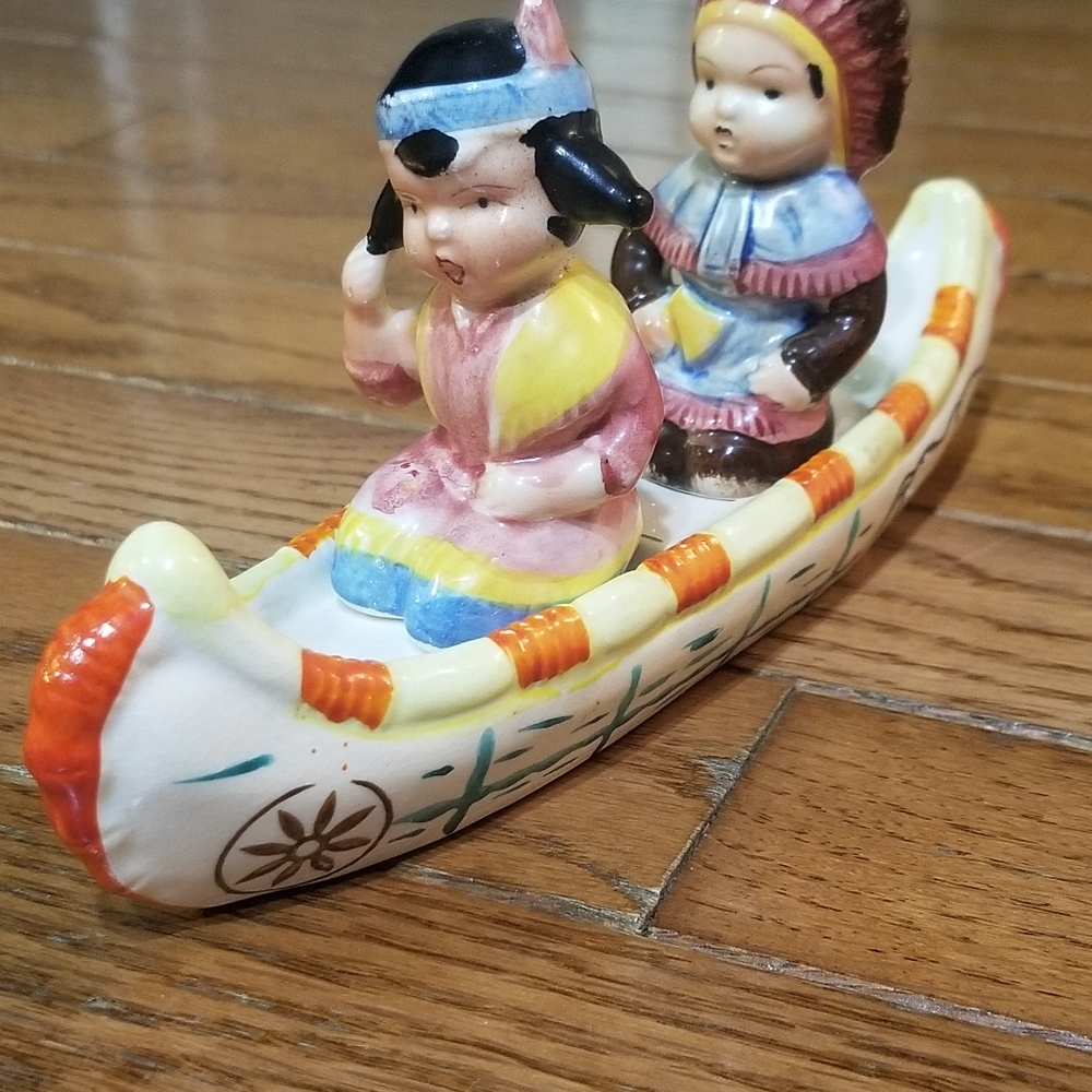 Vintage salt and pepper Indians